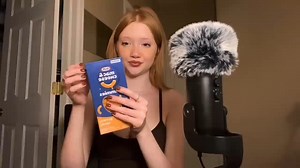 【life with mak】ASMR Trying Weird Gummies 吃东西 咀嚼音 助眠 口腔音 触发 催眠_哔哩哔哩_bilibili