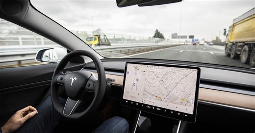 Nederland geeft als eerste in Europa toestemming: zelfrijdende Tesla mag vanaf vandaag weg op