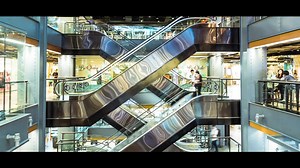 Retailers with a solid digital foundation empower employees and delight customers. Check out the 'Top Trends in Retail' series, where we talk to industry experts about what's ahead in 2023: https://msft.it/6185gV1jU Audio description: https://msft.it/6186gV1jq | Microsoft in Business