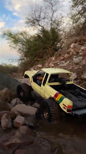 Toyotas crawler RC 4x4 #rc4x4 #jeepRC #rcadventures #rccrawler #rcoffroad #rctrail #rcmexico