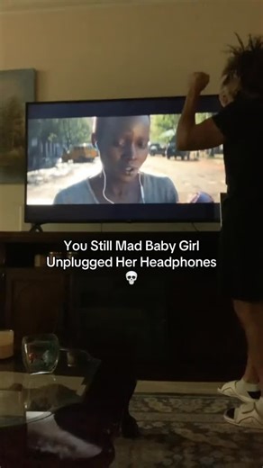 Horror on Instagram: "A Quiet Place: Day One is a prequel that follows Sam, a terminally ill cancer patient, as she navigates New York City on the first day of the alien invasion. The plot centers on her journey with Eric, a fellow survivor, as they try to survive the chaos, find refuge, and fulfill her final wish of eating pizza in the city. The film shows the initial attack and the immediate, terrifying aftermath of a world forced into silence by creatures that hunt by sound."