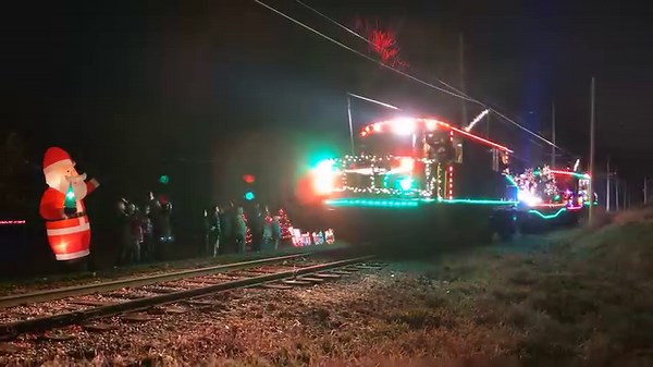 104K views · 4.4K reactions | Here's another fantastic holiday train video from Bob Gallegos! Did you get to see a holiday train this year? | Walthers Trains www.walthers.com | Facebook