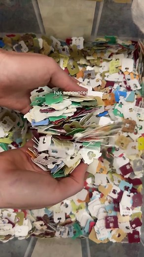 Paper bread tag vs plastic bread tag, here’s exactly how to recycle both 🍞♻️ Because neither belongs in your bin. #recycle #BRADProgram #RecyclingTips