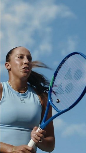 Yonex Ezone on the Court #yonex #yonextennis #racquets #ezone #tennisracquet #tenniscourt