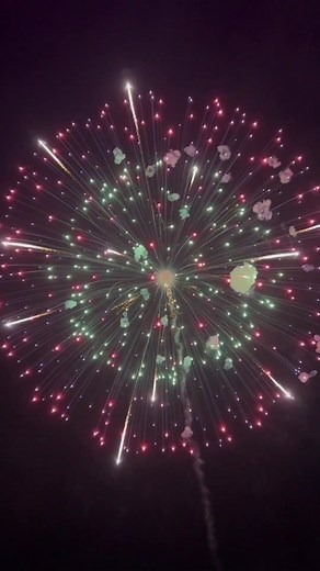Impressive 12-Inch Firework Shell Explosion