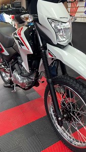🔥 Esta XR 150 llegó sencilla… pero en FECORMOTOS la transformamos en una verdadera bestia 🔥💪 Le instalamos defensas, pechera, puff más protector de tacómetro, porta placa y muchos más detalles que la convirtieron en una moto única, exclusiva y lista para dominar las calles 🏍️💥 👉 Ven a vivir la experiencia FECORMOTOS y equípate con lo mejor del país. 📍Estamos en Medellín, Carrera 65 # 97-41 🌐 www.fecormotos.com 📲 3136142768 #XR150 #Fecormotos #EstiloQueImpone #MotosColombia #AventuraSobr