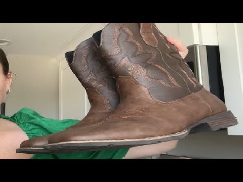 Cowboy Boots for Men Classic Embroidered Western Boots Slip Resistant Square Toe Chunky Heel Ankle B