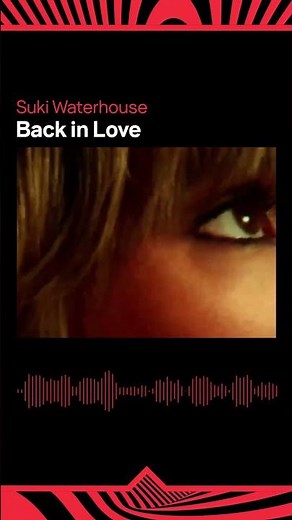 🔥 Fresh Out Live: Suki Waterhouse enchants – 'Back in Love' is dreamy retro pop! | #mtv