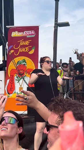 Who else has the sudden urge to learn sign language ???😂🤟🏾? | Juvenile