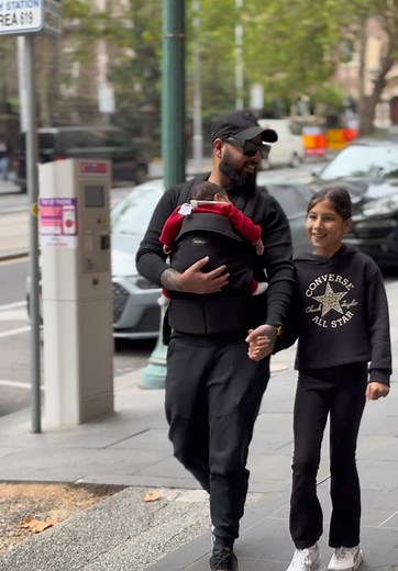 DADDY’s GIRLS 🧒 🧒💓 baby carrier by @Momcozy Official #jacqueline_kaur #melbournewale