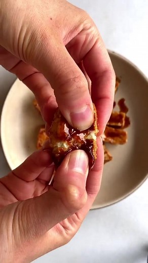 Did someone say tofu wings? 🤤 Justine E is sharing her honey coriander tofu wings recipe featuring the magic bullet® Air Fryer. Find the full recipe at https://bit.ly/378un0e. | nutribullet