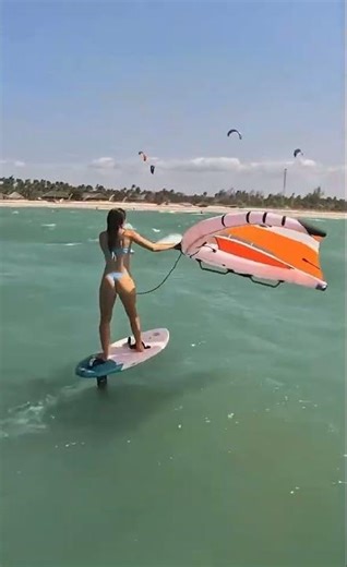 Girls WING surfing 001