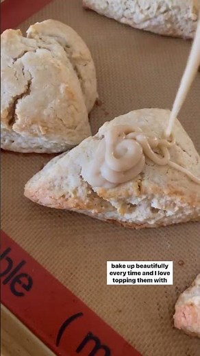 Maple Scones with Pecans #scones #fallrecipe #maple #baking #brunch