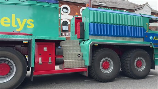 527K views · 3.3K reactions | The Trojan making 300T sound like light work! #Allelys #Allelys #trojan #heavy #haul #heavyhaul #heavyhaulage #heavyhauler #heavyhauling #heavyhaulmafia | Lee Elliott Truck Photography | Facebook