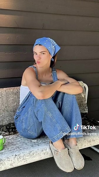 Clogs Outfit Ideas for Women - Trendy Fashion Inspiration