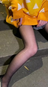 雖然常常破絲襪，但第一次看到絲襪裂開的瞬間😂 #insta @janie.lin #黑絲 #fyp #stockings #pantyhose