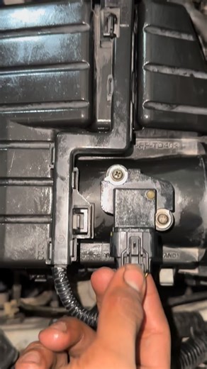 Alsharifauto on Instagram: "Massairflow MAF Sensor Grip Wiring Lock Open #maf #sensor #grip wiring lock"