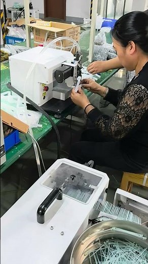 Auto strapping machine.if u need.pls add me what's app or WeChat +8613113659245