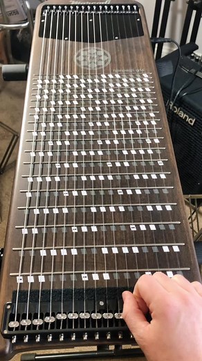 How to play major triads on a harpejji!