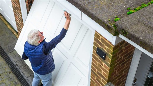 'They threatened to cut off his hands': Residents say they’re being targeted by garage door repair scams