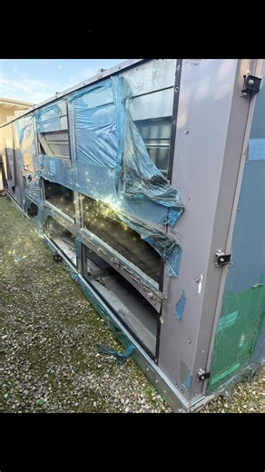 LOTS OF (2) 60T CARRIER RTU SALE SIDE - DISCHARGE 2023 MODEL INSTALLED NEVER BEEN USED PROJECT CANCELLED 460V WITH ELECTRIC HEAT $70,000 DELIVERED **********************