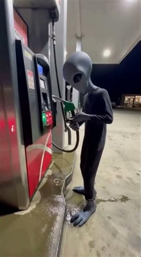 HE EXPLODED THE GAS STATION #explosion #alien #ufc #fire #viral #viralvideo #cool