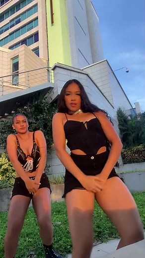 Sis 👯‍♀️ @jennifer orozco #challenges_tiktok #tiktok #fupシ #dancersanatan #bailarinas