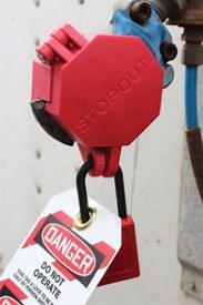 How to prevent truck drive-aways during loading and unloading - Total Lockout