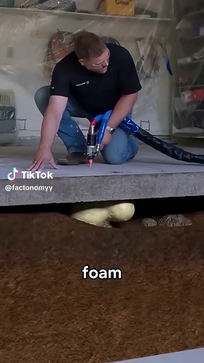 Polyurethane Foam Lifts Sunken Concrete: Strength & Durability