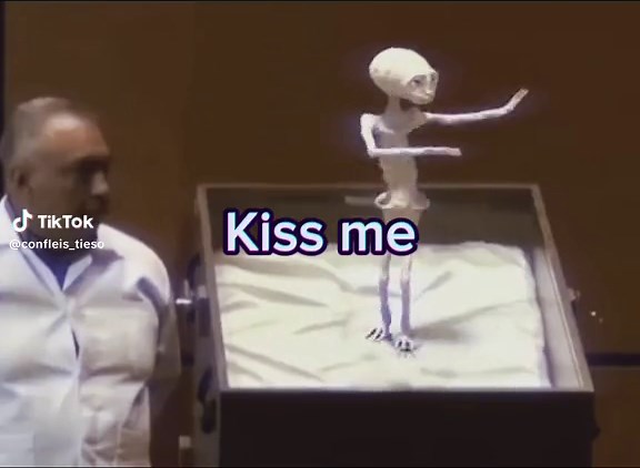 Música de fondo con letras divertidas | Alienígenas y memes