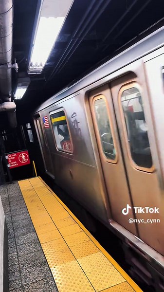 no caption for this one . #railfanning #fyp #viral #nyc #railfan #mta #train #newyorkcity #subway . R142A (4) at Grand Central