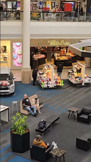 Shopping in Southlake Mall on Christmas eve 2025
