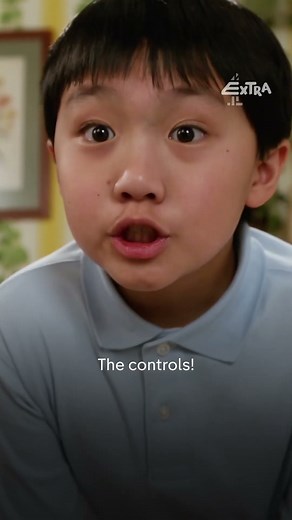 Kids discover a dishwasher #FreshOffTheBoat #Shorts #E4