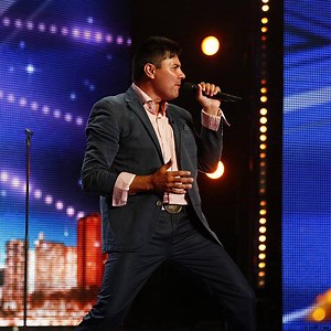 L'imitateur Martin Dubé revient au Québec avec son spectacle Time Machine  - Hollywoodpq.com