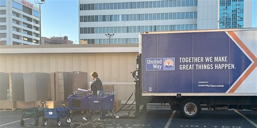 United Way hosts flash food drive to gather food for ‘neighbors in need’