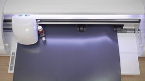 No MATter how you cut, Juliet™ is set up for success with adjustable pinch rollers that stabilize materials on or off a cutting mat 😉 | Siser North America