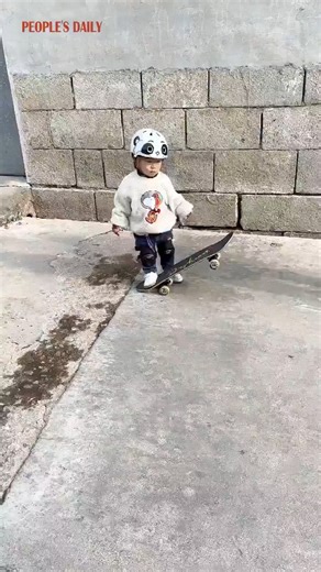 Tiny yet mighty! A 2-year-old Chinese boy rocks on his skateboard. #China #chinalife | Embassy of The People's Republic of China in the United States