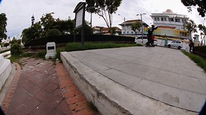 หลายๆคนถามกันเข้ามาว่านอกจากหน้าตาที่ดูหล่อมากๆของรองเท้า รุ่น AVE Pro นั้น คุณสมบัติต่างๆรวมไปถึงเวลาสวมใส่รองเท้ารุ่นนี้จะรู้สึกอย่างไรบ้าง...วันนี้ Vans มีวีดีโอ Wear Test รองเท้ารุ่น AVE Pro โดยนักสเก็ตโปรระดับท็อปของเมืองไทย อย่าง เก่ง จักรินทร์, โอ๊ต อธิวัฒน์, SouthJerm, Fifa Tintan และ Aod Suriyan ที่จะมาบอกเล่าความพิเศษของรองเท้ารุ่นนี้ เพื่อนๆคนไหนที่ยังไม่เคยลองใส่รองเท้ารุ่น AVE Pro นั้น สามารถไปลองสวมใส่หรือเป็นเจ้าของกันได้ที่ช็อป Vans ทุกสาขา! #AVEPRO #Vansth #Vansthailand | Vans