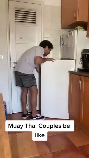 How Muay Thai couples hug 😂