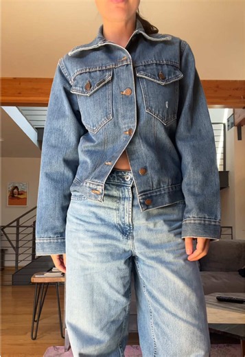 Stylish 70s Vintage Denim Jacket Outfit