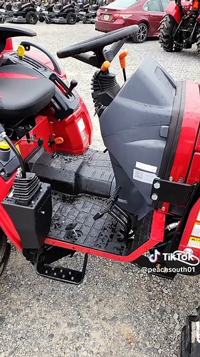 Mahindra 1626 Shuttle Shift Tractor Overview