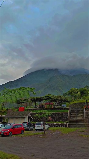 merapi dan awan berputar . #merapi #bukitklangon #fypシ゚viral #klangon #wisatasleman