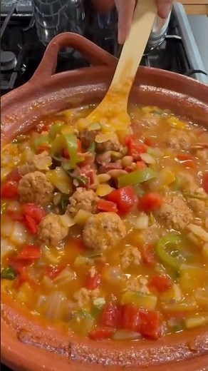 Frijoles Charros Caseros con Chorizo y Tocino | Receta Mexicana Fácil y Sabrosa
