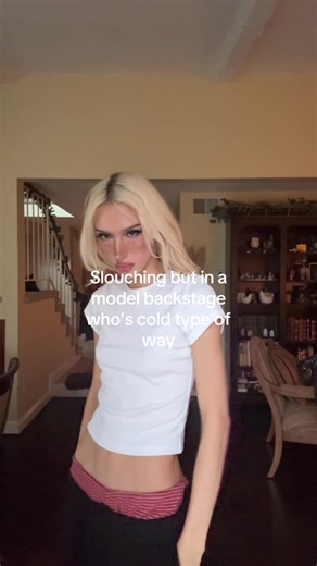 👼🏼 (@jovanibindel)’s video of Modeling