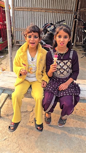 😂Introducing the "VitaWear SmartBand," a next-generation wearable gadget🎉 that combines health🤣