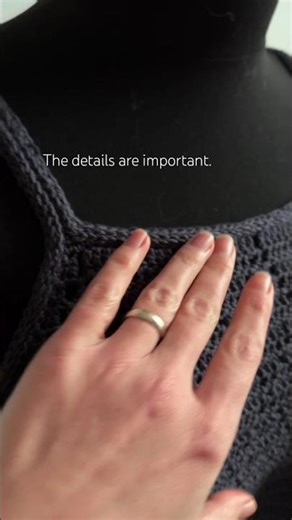 This edging… slip stitch by slip stitch.