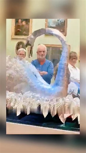 Masterpiece Automaton: The World-Famous Mechanical Swan. #MechanicalArt #Automaton #MechanicalSwan #EngineeringMarvel #HistoricInnovation #ArtAndTechnology | Herlan Lan