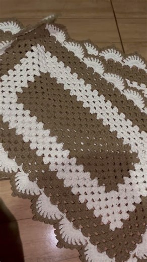 Lindíssimo 🤎🤍 #crochet #crochê #crochet #feitoamao #donadecasa