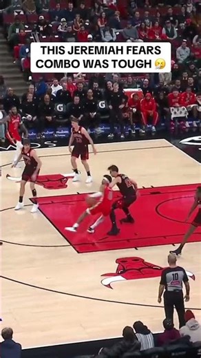 Jeremiah Fears dances into a tough finish at the rim 😤