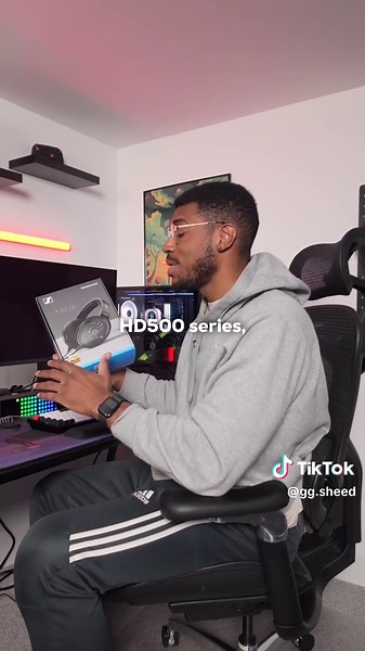 What type of sound quality do you look for in headphones? 🤔 In the past I never considered myself to be an audiophile, but I've partnered with @Sennheiser to try out their range of audiophile headphones, to really experience and learn what good sound quality actually means. I didn't get to try the extremely premium HE1s 😅, but this was my first time trying open back headphones like the HD550 and HD660S2. The open back headphones definitely give a more airy feel to the sound, but this also make